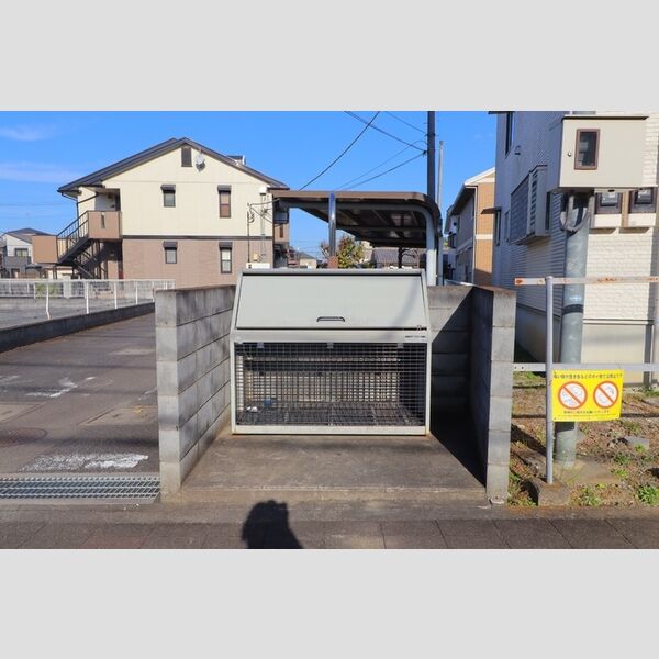 メゾンベール106号室 ゴミストッカー