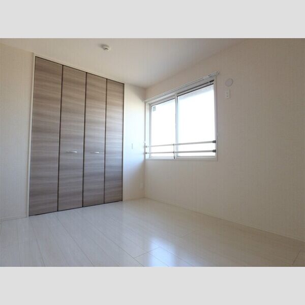 オリーブ302号室 洋室(別角度)