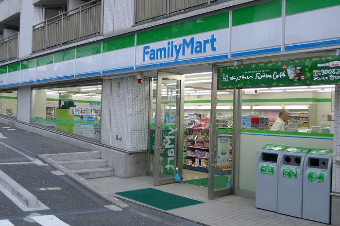 ステージファースト新宿原町4階 ファミリーマート 牛込柳町駅前店