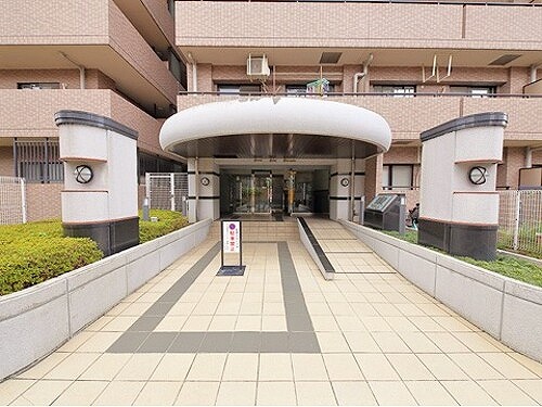ライオンズヒルズ松戸3階 エントランス　※前回募集時2021年03月撮影