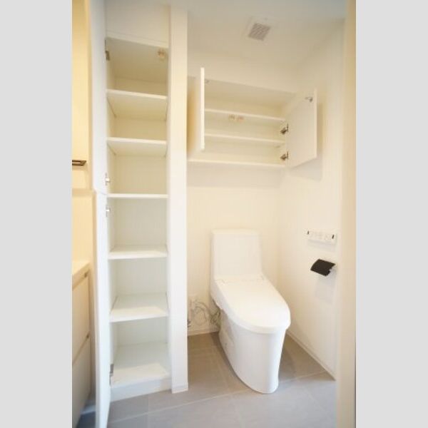 プライムメゾン錦糸町605号室 洗面所収納はタオルや衣類入れに便利です♪