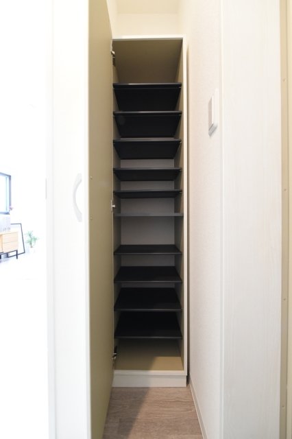 コスモリード入谷 靴入