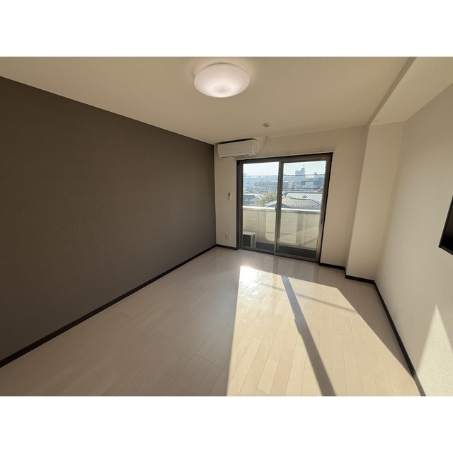 セゾン・ドゥ・ブランシェ千葉中央401号室 リビング