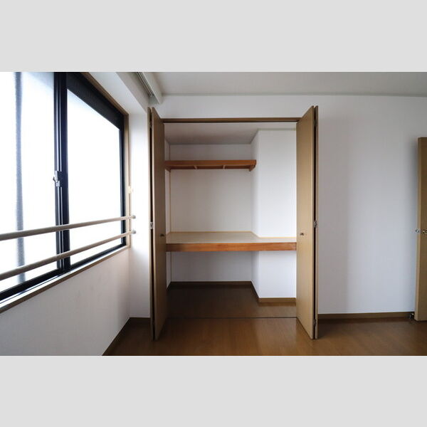 ヴァンベール神山　Ⅰ202号室 ★物入れ★