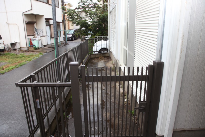 グリーンターフ三山1階 門があります