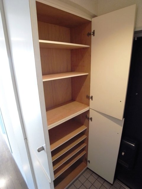 オリンピアトーホー 靴入