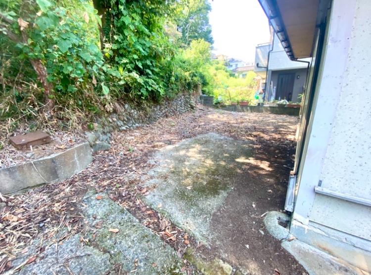 八王子横川町戸建 敷地内の無料駐車スペース。