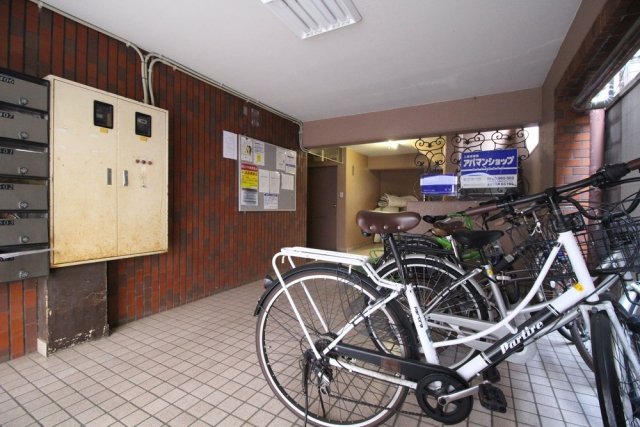 メゾン・ド・マジョレ4階 エントランス