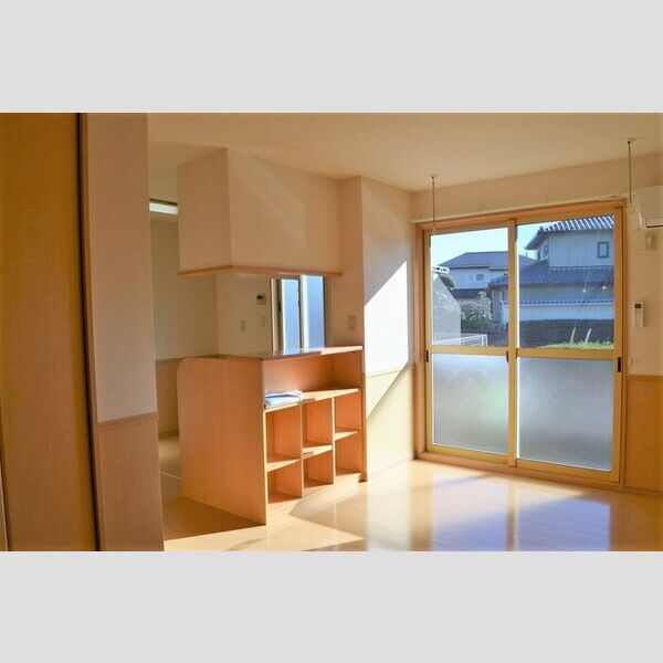 グランディハイツ　Ⅰ・Ⅱ リビングダイニング(別角度)