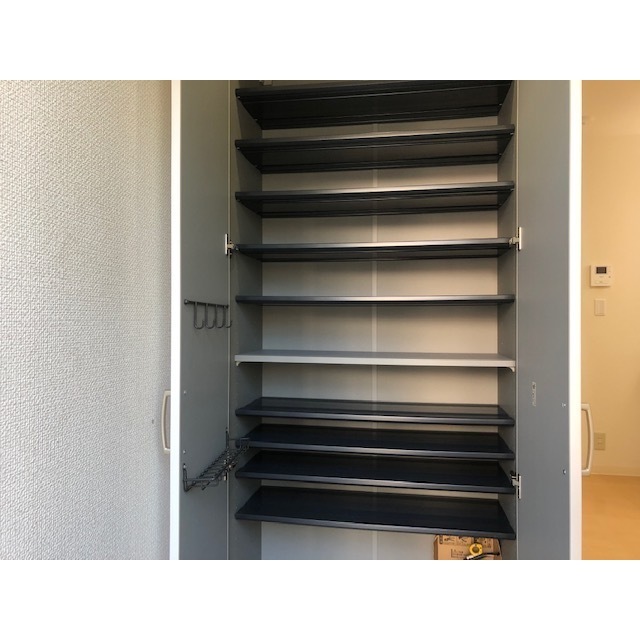 ユーコーポ101号室 たっぷり入るシューズボックス