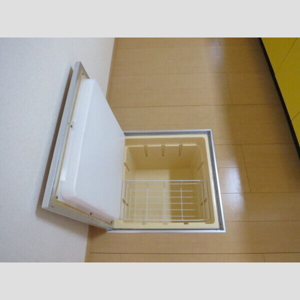 ウィルモア新松戸　B棟A101号室 床下収納