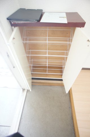 クレストコートＢ 収納