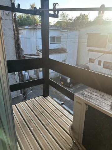 荒幡　リノベ　レトロ戸建 バルコニー