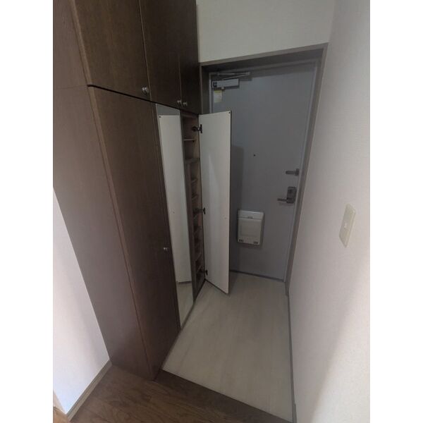 サンヒルズ上大岡B105号室 玄関