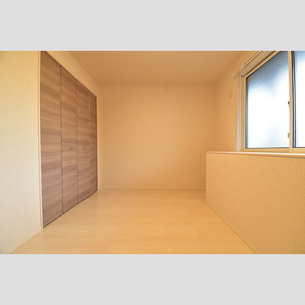 Kーコーポ103号室 玄関側洋室6.08帖