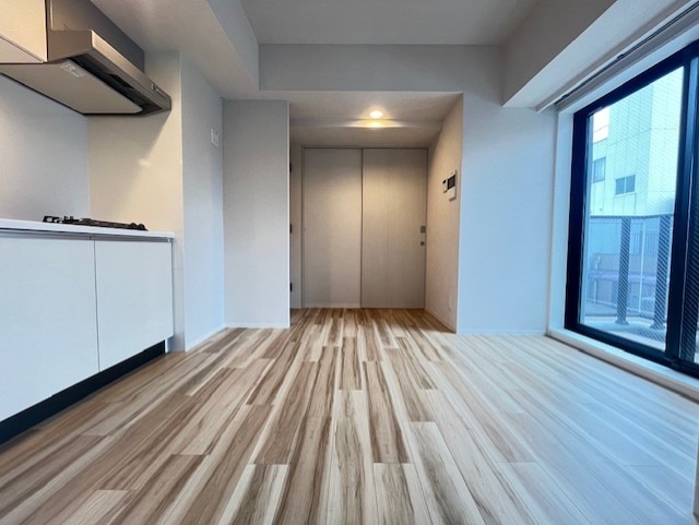 ＯＮＥ ＲＯＯＦ ＲＥＳＩＤＥＮＣＥ ＡＳＡＫＵＳＡＢＡＳＨＩ4階 リビング