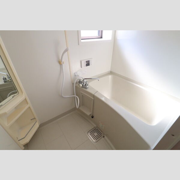 プレアール201号室 浴室:追い焚き給湯付き