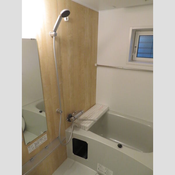 ヴィクトワール 浴室換気乾燥機付です。