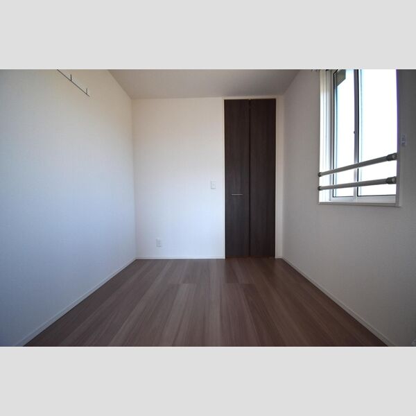 ルチェ・ソラーレ203号室 洋室3.8帖