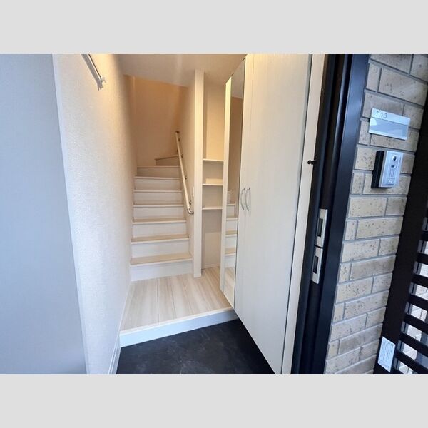 リゾラパレス 玄関(シューズボックス)