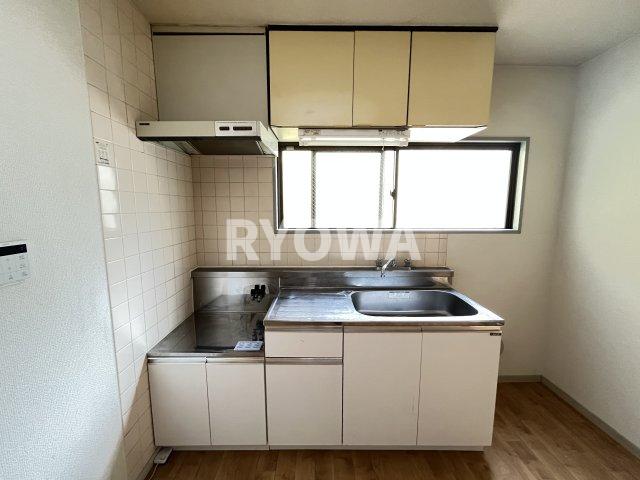 山崎マンション 掲載の写真は退去前の写真となります。