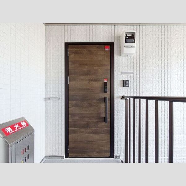 Asset-Court羽衣町301号室 玄関表