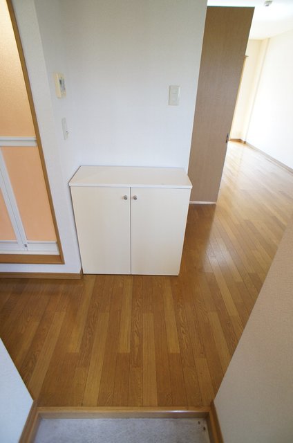 メゾンベール幕張本郷 玄関