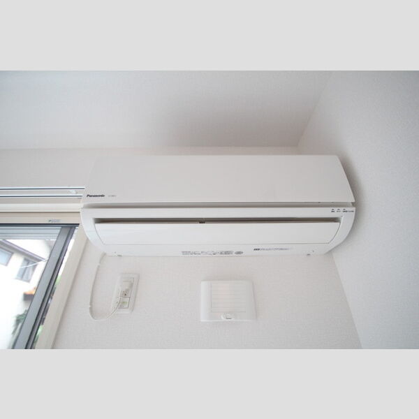 グランドゥール　シャルマン LDKと北側洋室にはエアコンが付いています!