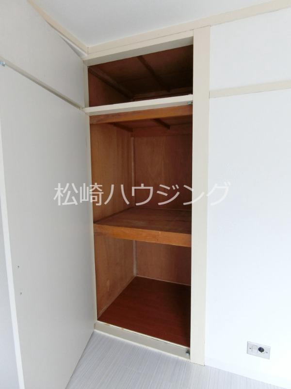 ロイヤルコーポ2階 収納