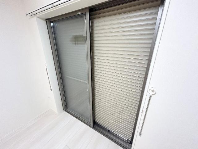 グラン　ジャルダン102号室 窓シャッター