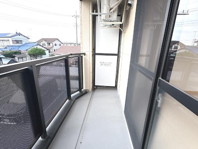 ロイヤルハイツ203号室 ベランダ