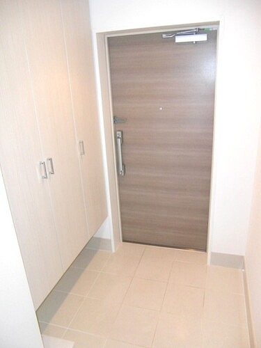 橋本レジデンス 玄関　※前回募集時2019年6月の写真