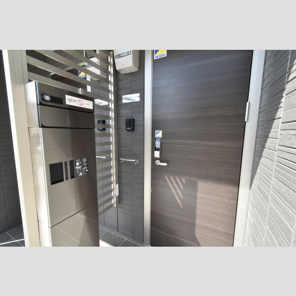 ルミエール エスト 玄関