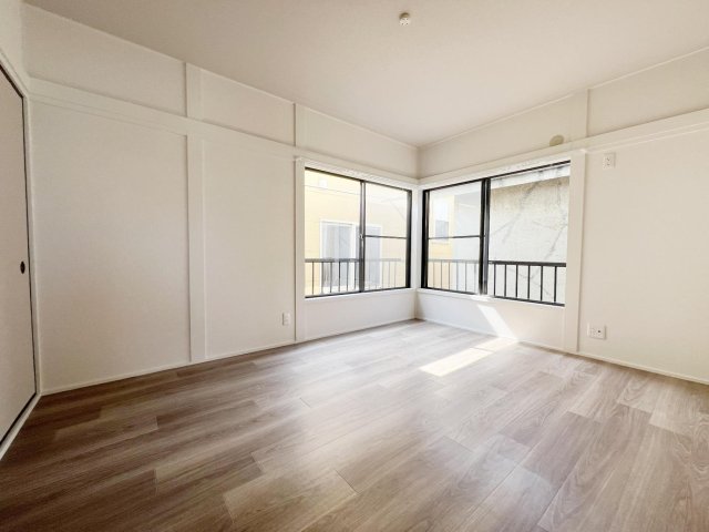 市川市ソフトモダンデザイナーズリノベ戸建 2階洋室2