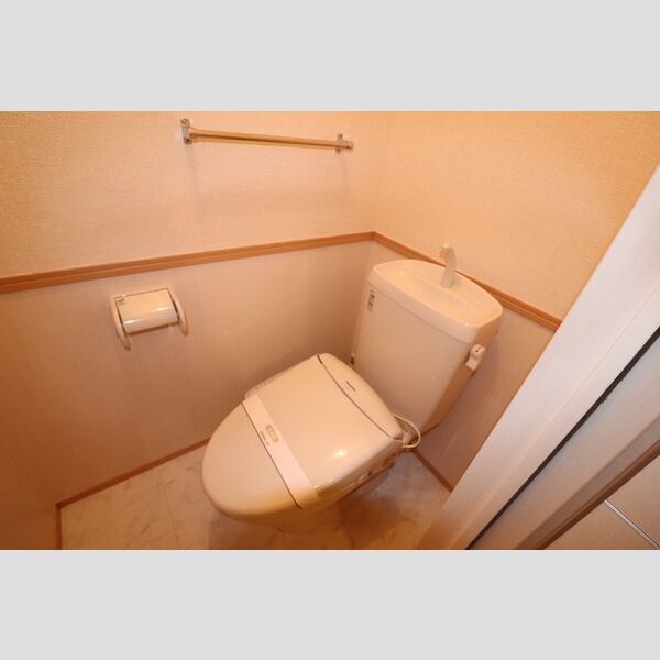 リビングタウン鍵山　A102号室 温水洗浄暖房便座