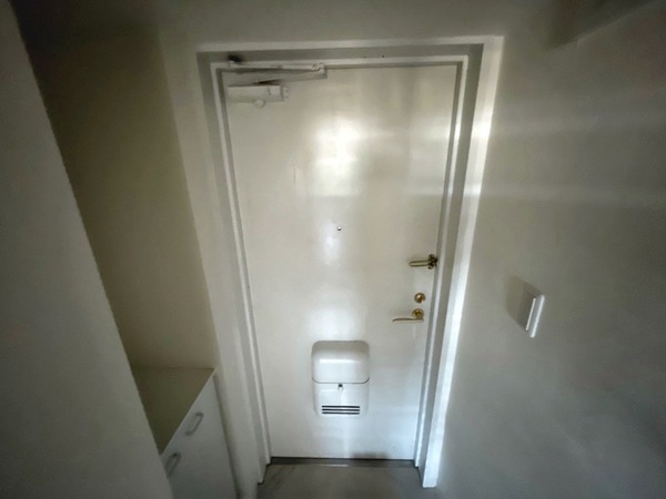 出浦マンション502号室 玄関