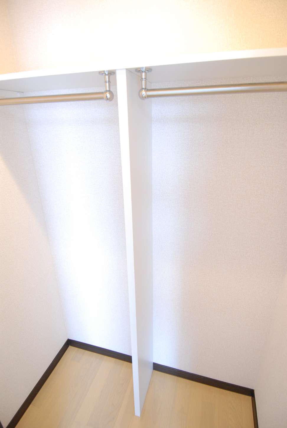 レオネクストビィグラッドⅢ 同タイプ写真の為、現況優先いたします。