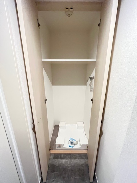 レジディア新宿御苑4階 洗濯機置場