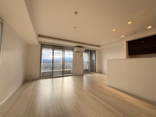 Ｂ’ｓタワー橋本　E棟 リビング