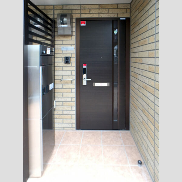 ターナ木曽西　B棟 玄関(屋外)全影