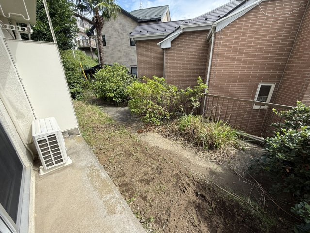 昭栄ホームズＡ棟0102号室 庭
