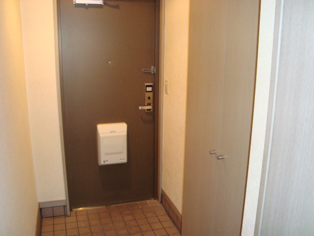 ルミナス千葉 玄関