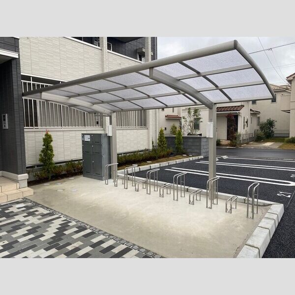 コンフォルト102号室 駐輪場