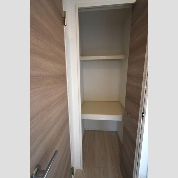 メルヴェーユ102号室 物入