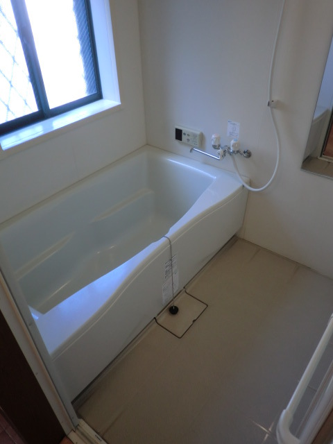 ロンウェル菊名　Ａ棟 大きな方でもゆったりつかれますよ！