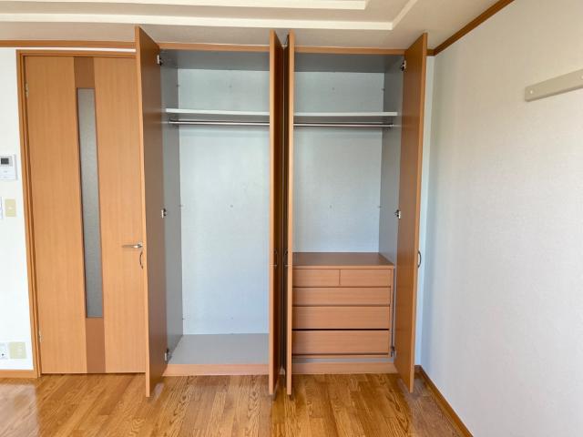 Ｇｒａｎｄｅ　Ｖｉｌｌａ（グランデ　ヴィラ）208号室 クローゼット