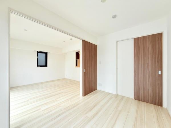 Ｓｏｌａｓｔ　Ｓｑｕａｒｅ綾瀬 リビング