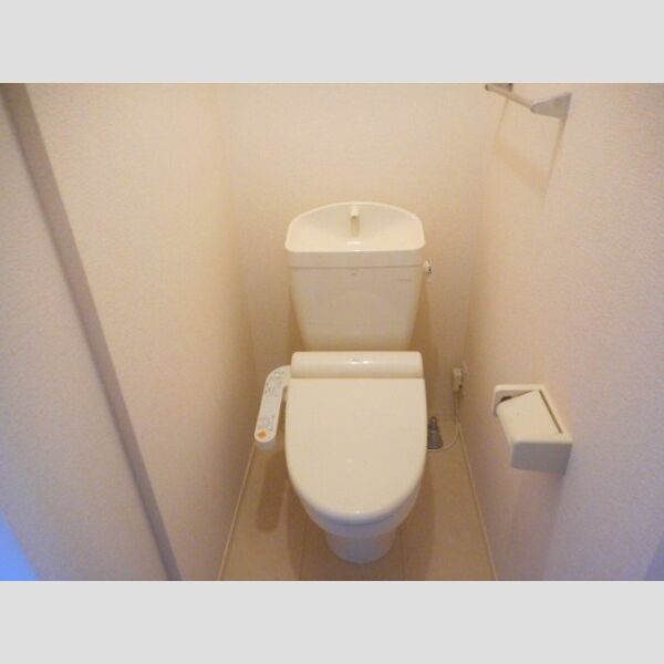 シャルマン・ルミエール103号室 温水洗浄便座