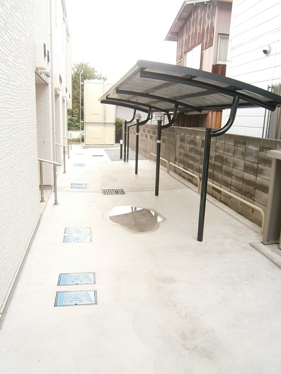 クレイノサンライズステージ103号室 屋根付き駐輪場です