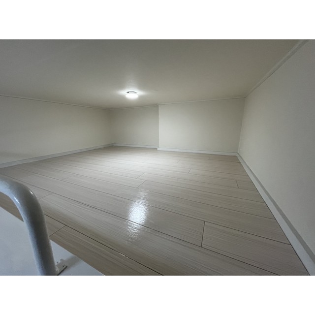 サニーサイド三田南A 内観